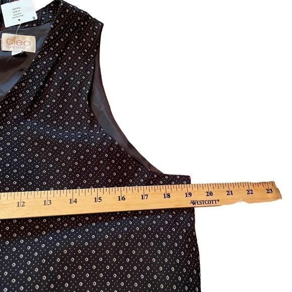 Classic Style Navy ALine PatternDress -V Neck- Size 16P- VClosure back panel NWT - Picture 6 of 15